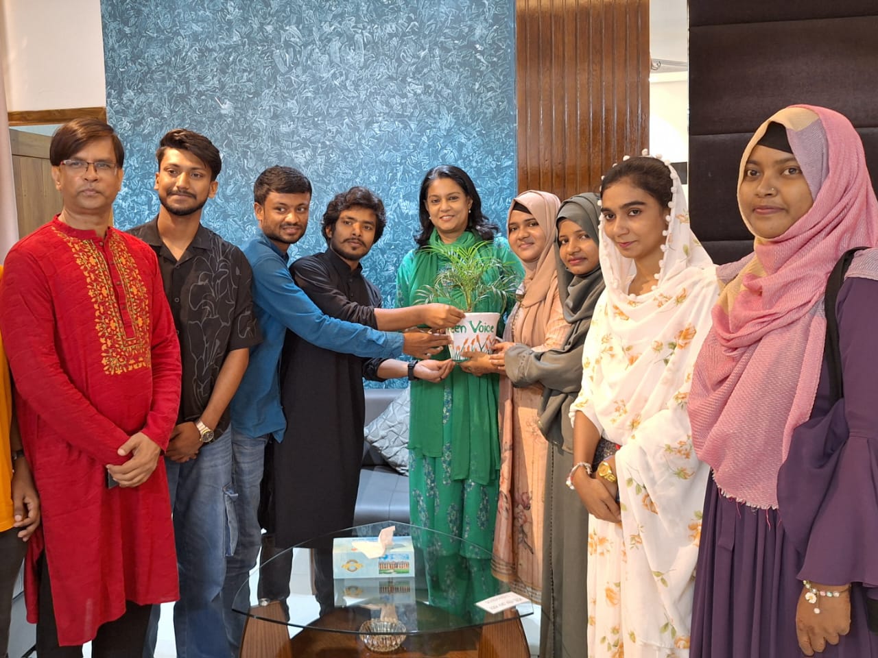 কাপড় ও পাটের ব্যাগ ব্যবহারের অভ্যাস গড়ে তুলতে হবে: পরিবেশ উপদেষ্টা